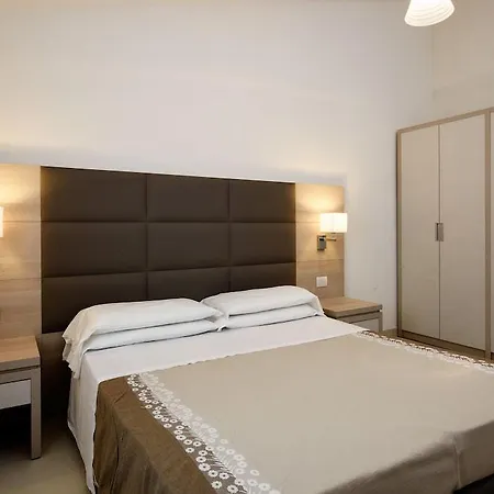 Hotel Capri & 3*