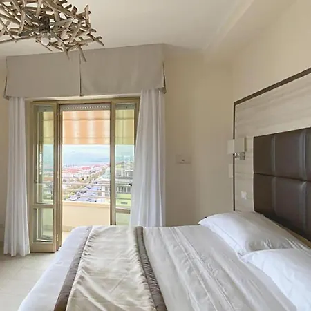 Hotel Capri &