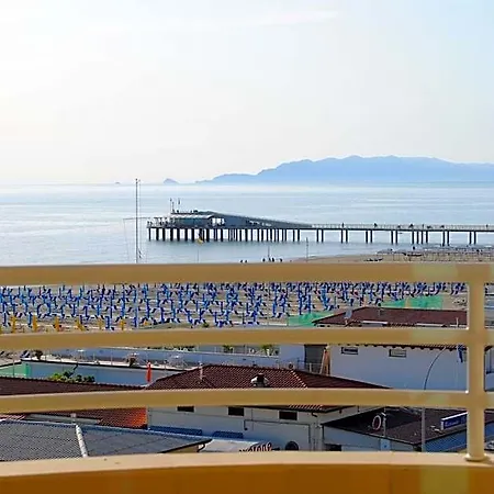 Hotel Capri &